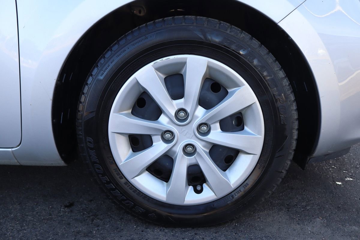 Used 2012 Kia Rio LX image 37