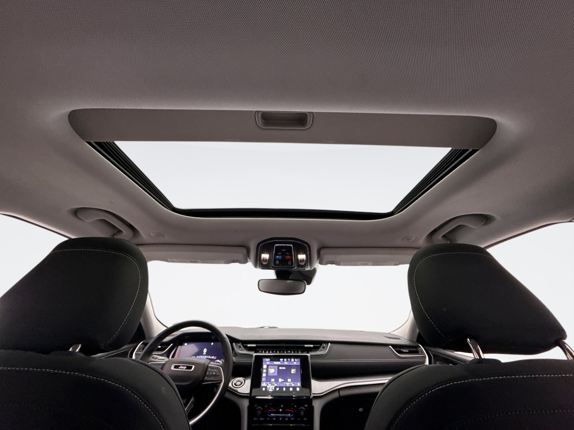 Used 2022 Jeep Grand Cherokee L Laredo w/ Luxury Tech Group I image 15