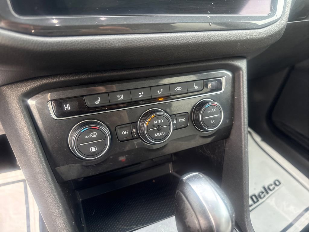 Used 2019 Volkswagen Tiguan SE w/ Panoramic Sunroof Package image 35