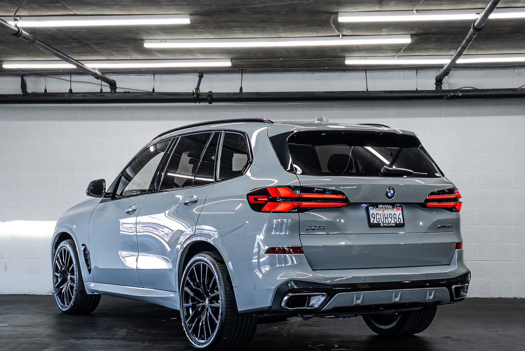 Used 2024 BMW X5 sDrive40i w/ M Sport Package image 3