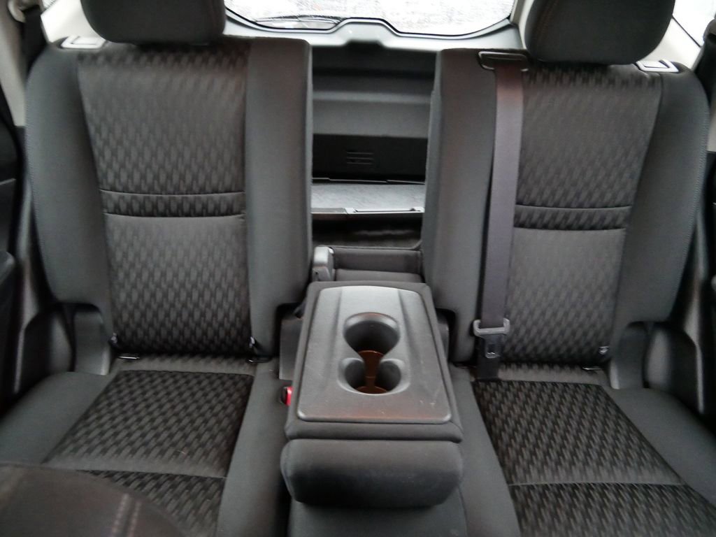 Used 2020 Nissan Rogue SV image 17