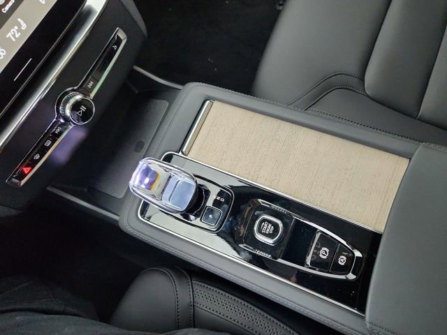 New 2025 Volvo XC90 T8 Plus w/ Protection Package Premier image 30