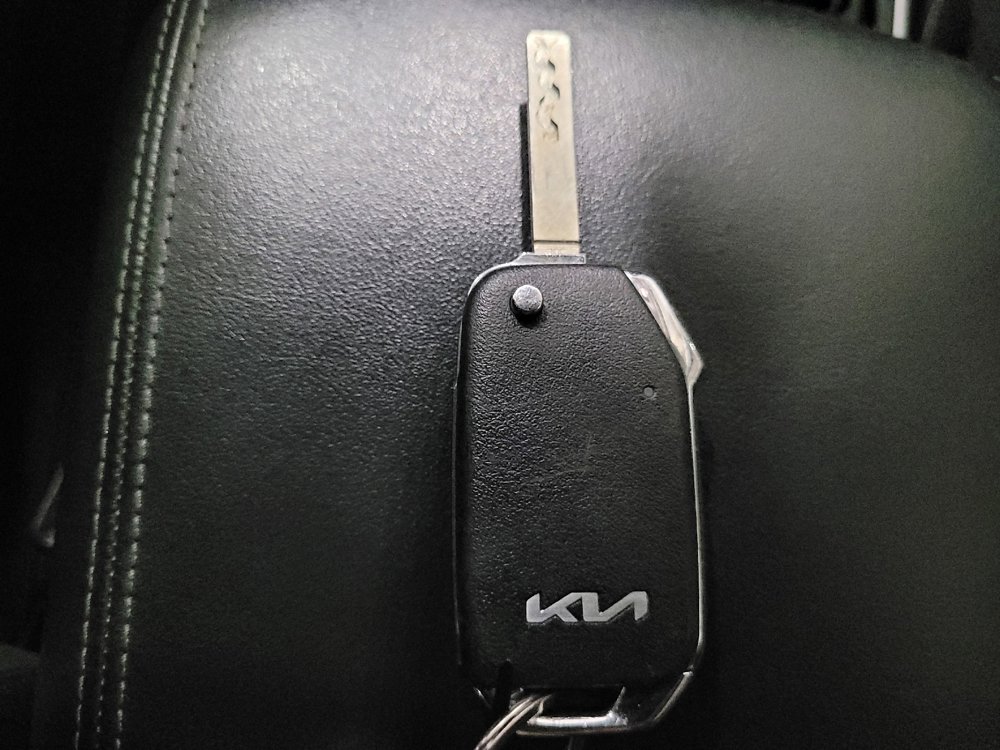 Used 2023 Kia Sorento LX AWD/4WD image 32