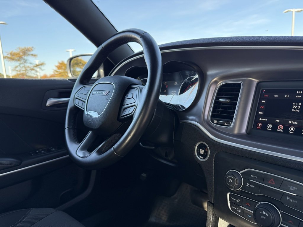 Used 2022 Dodge Charger SXT image 31