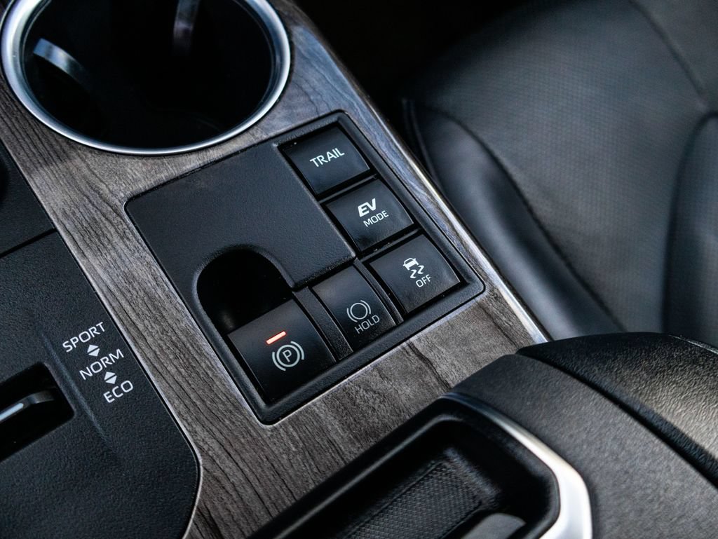 Used 2023 Toyota Highlander Limited AWD/4WD image 24
