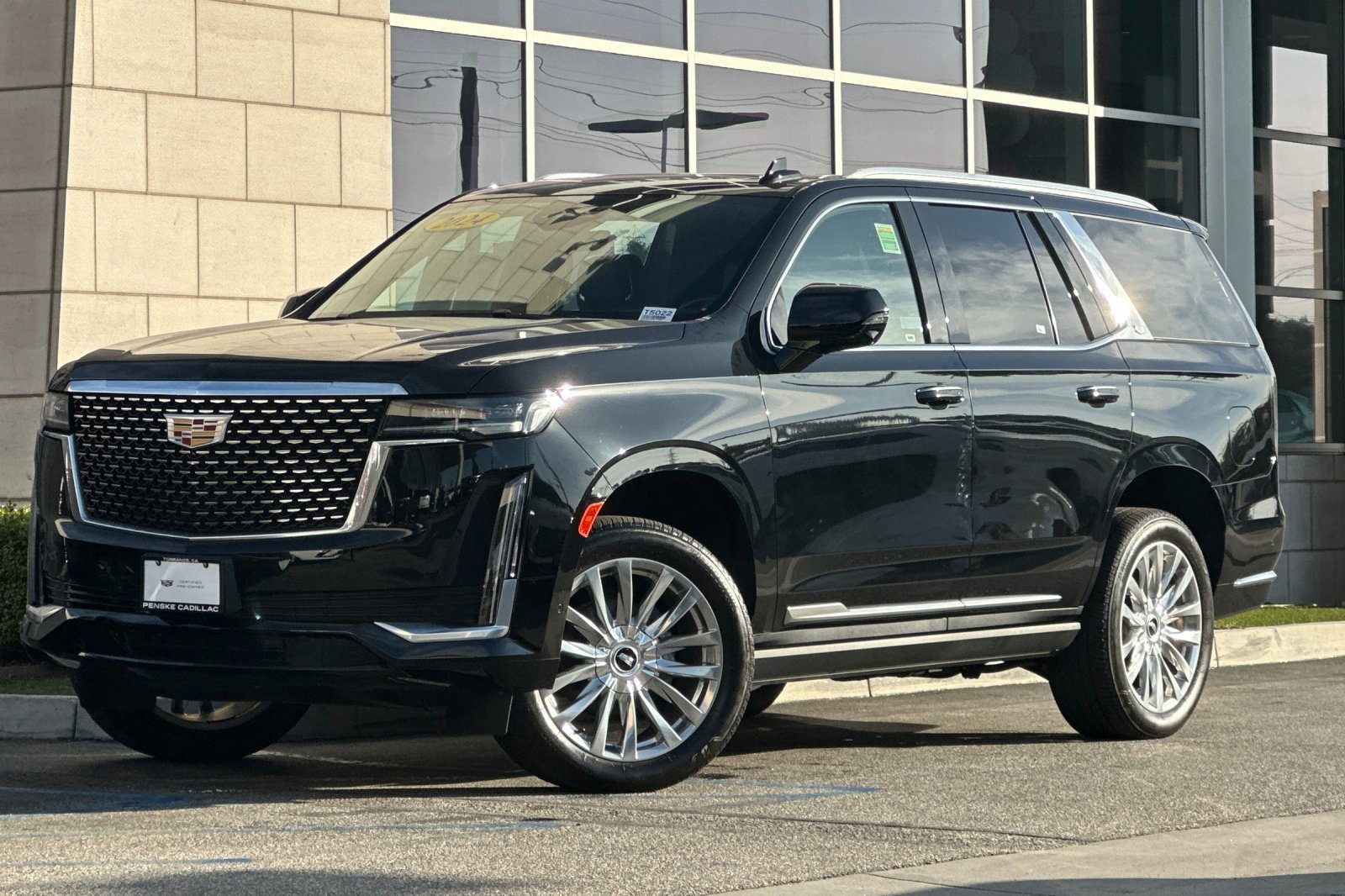 Used 2024 Cadillac Escalade Premium Luxury w/ Performance Package image 8