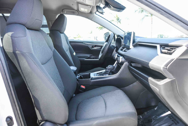 Used 2023 Toyota RAV4 XLE FWD image 16