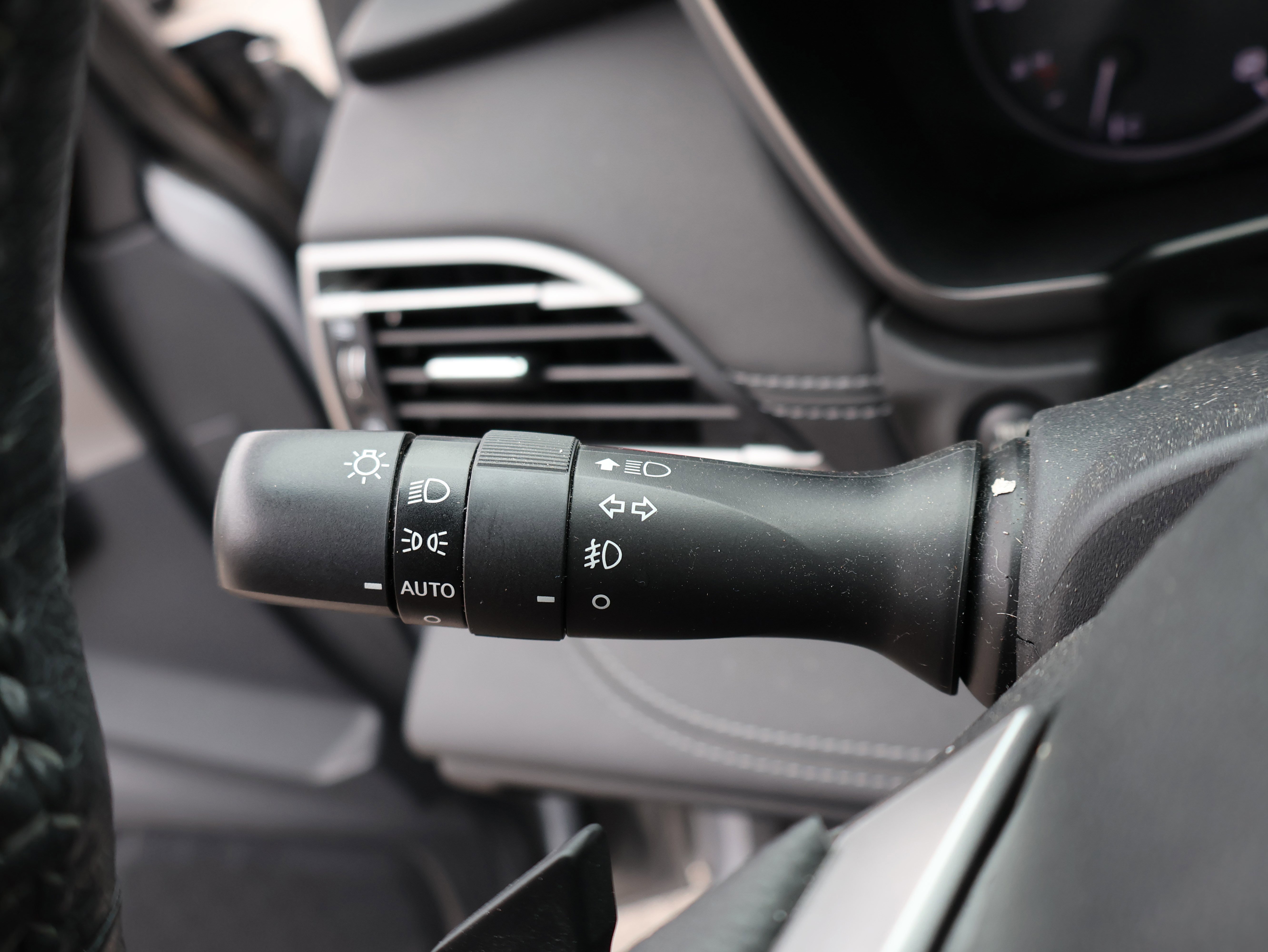 Used 2020 Subaru Outback Limited XT image 37