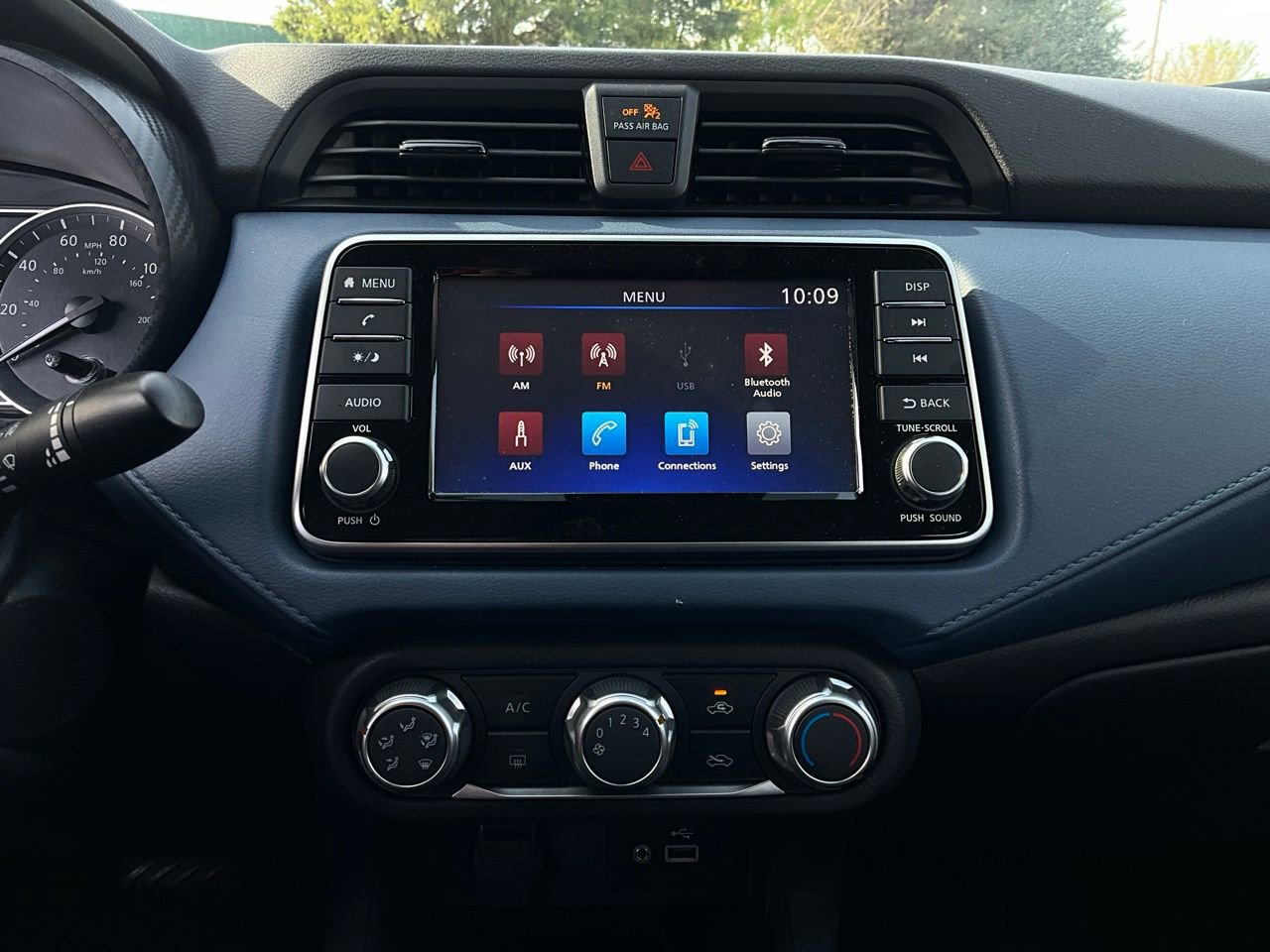 Used 2025 Nissan Versa SV image 24