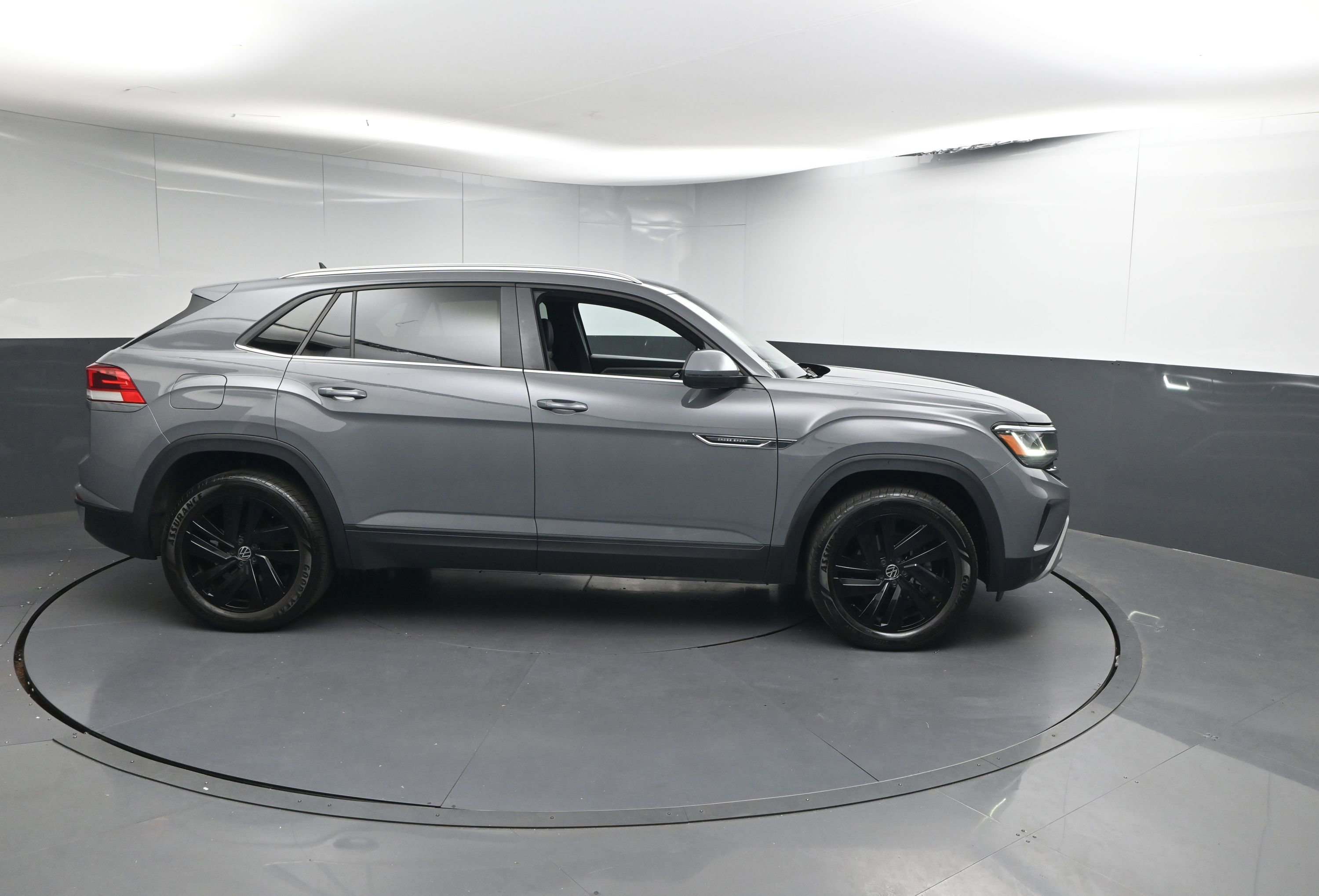 Used 2023 Volkswagen Atlas Cross Sport SE image 26
