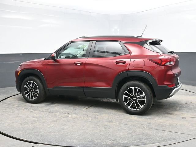 Used 2025 Chevrolet TrailBlazer LT image 4