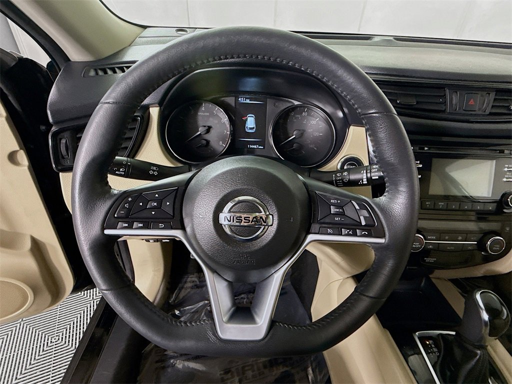 Used 2017 Nissan Rogue SV image 19