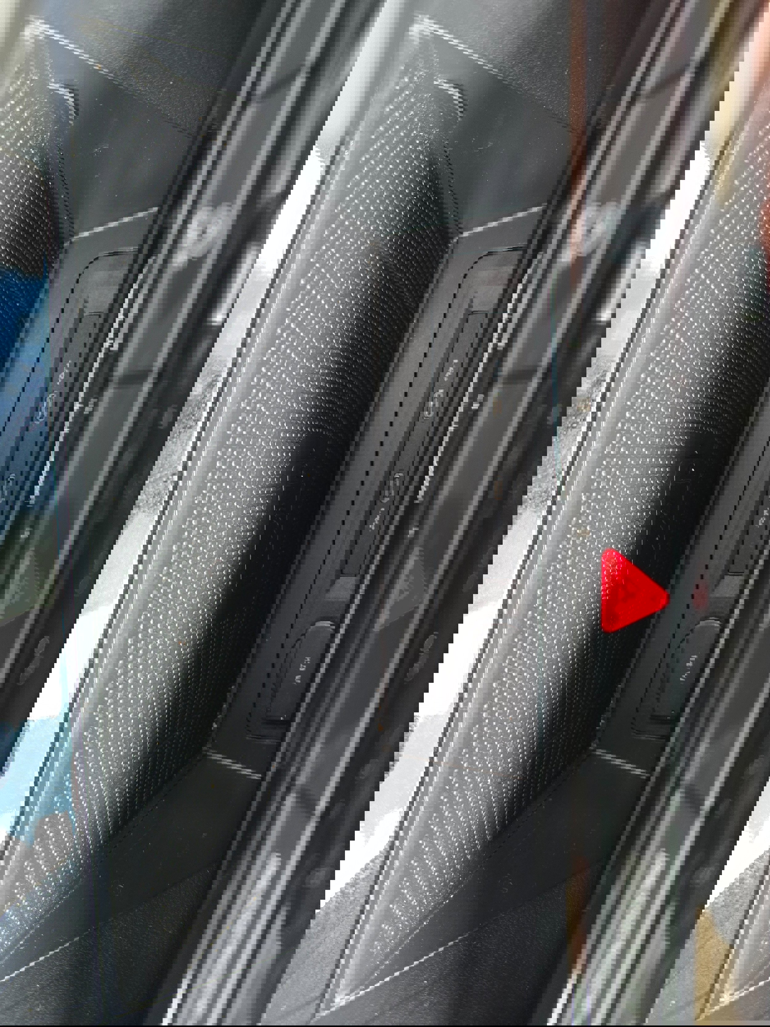 Certified 2022 Volkswagen Atlas Cross Sport SE image 19