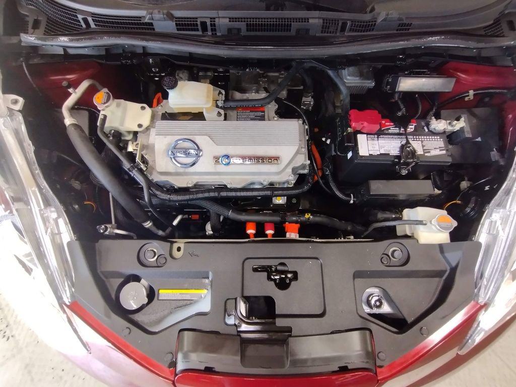 Used 2011 Nissan Leaf SL FWD image 7