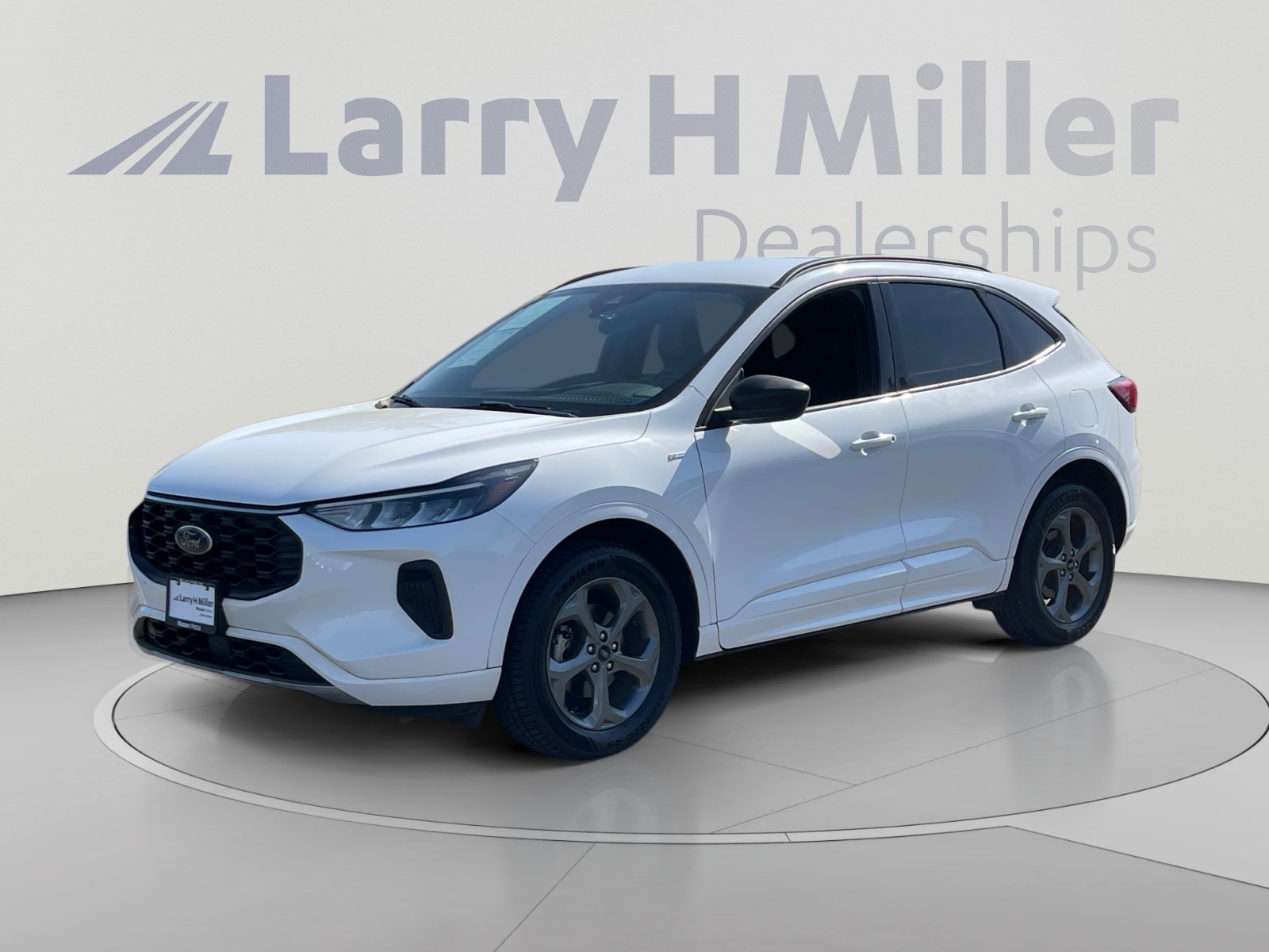 Used 2023 Ford Escape ST-Line AWD/4WD image 1
