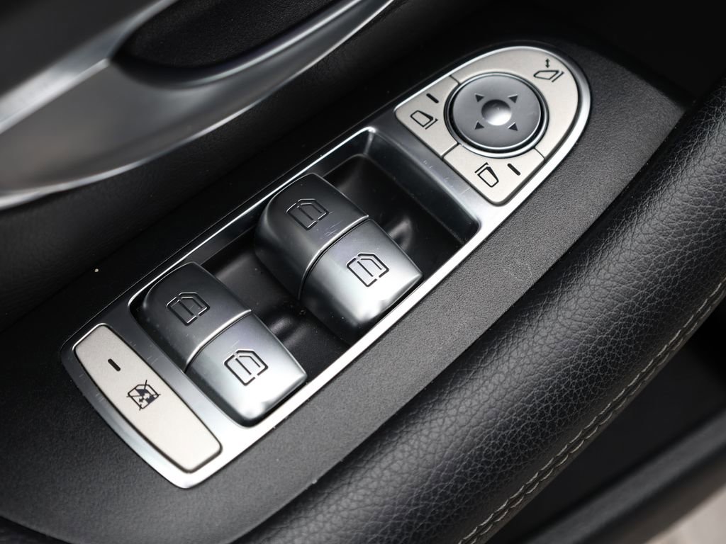 Used 2018 Mercedes-Benz E 400 E 400 image 13