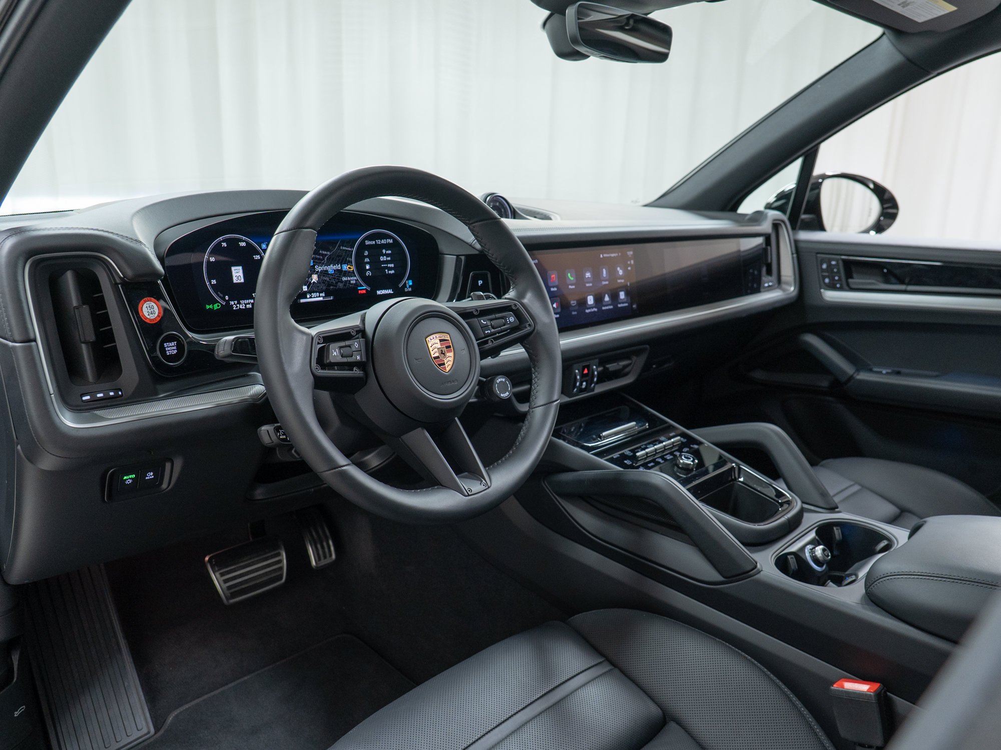 Certified 2026 Porsche Cayenne w/ Premium Package Plus AWD/4WD image 4