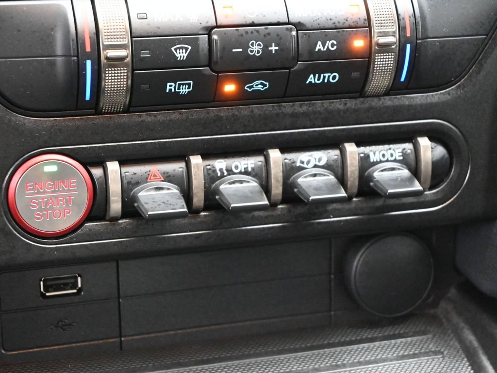 Used 2021 Ford Mustang Shelby GT500 w/ Carbon Fiber Track Pack image 16