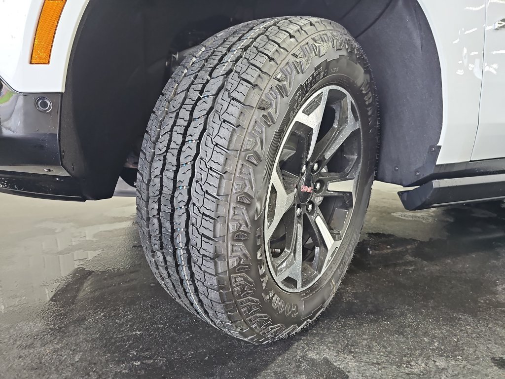 New 2026 GMC Yukon AT4 AWD/4WD image 35