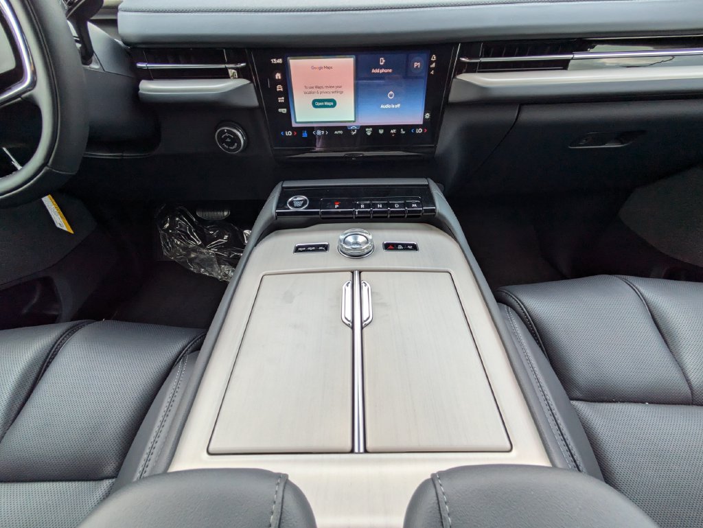 New 2027 Lincoln Navigator Reserve w/ Jet Appearance Package RWD image 19