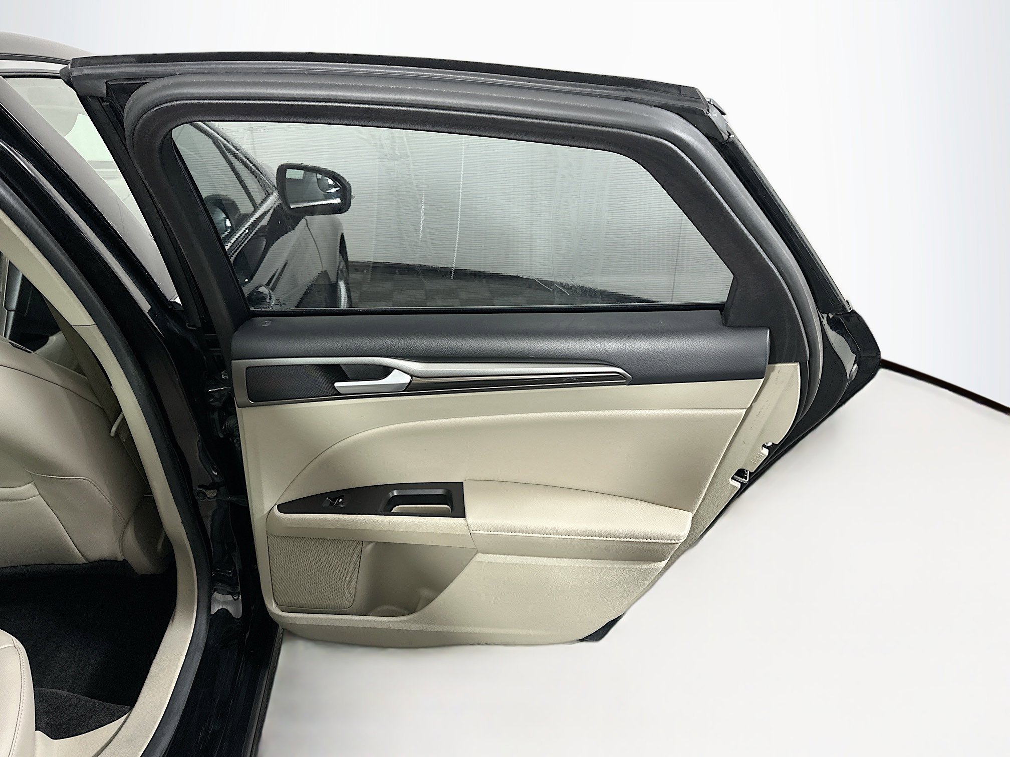 Used 2018 Ford Fusion SE w/ Fusion SE Technology Package FWD image 30