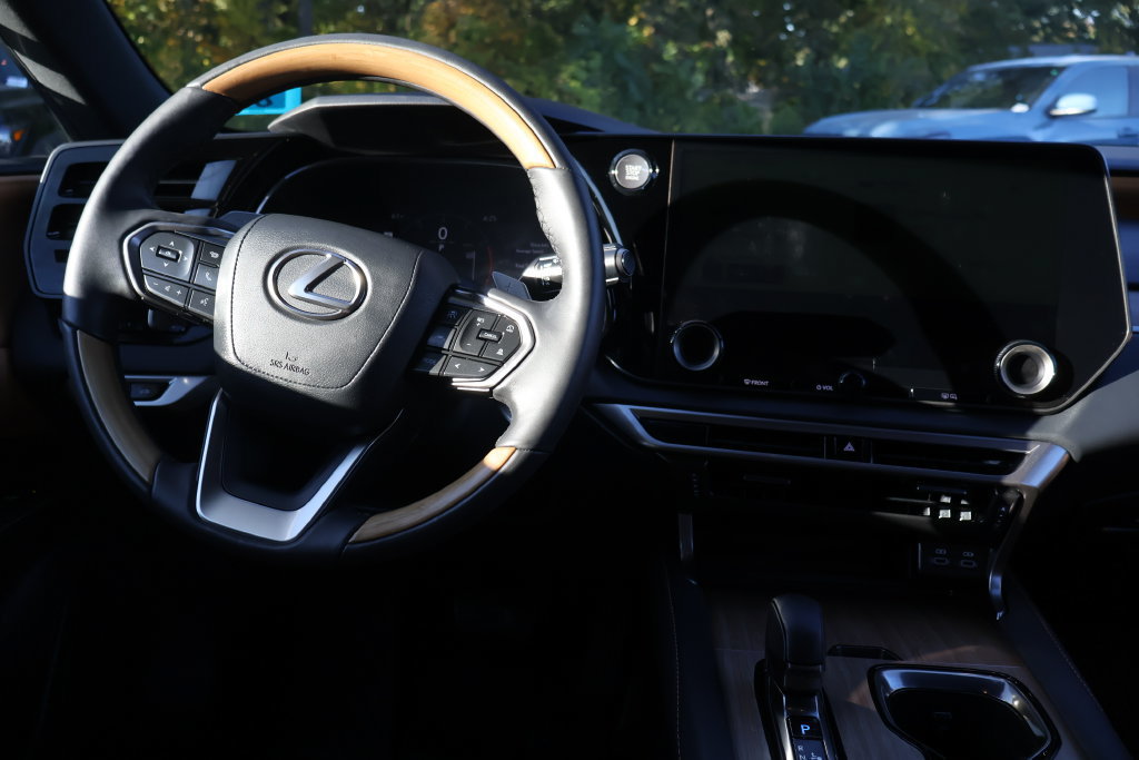 Used 2025 Lexus RX 350 Premium w/ Accessory Package AWD/4WD image 22