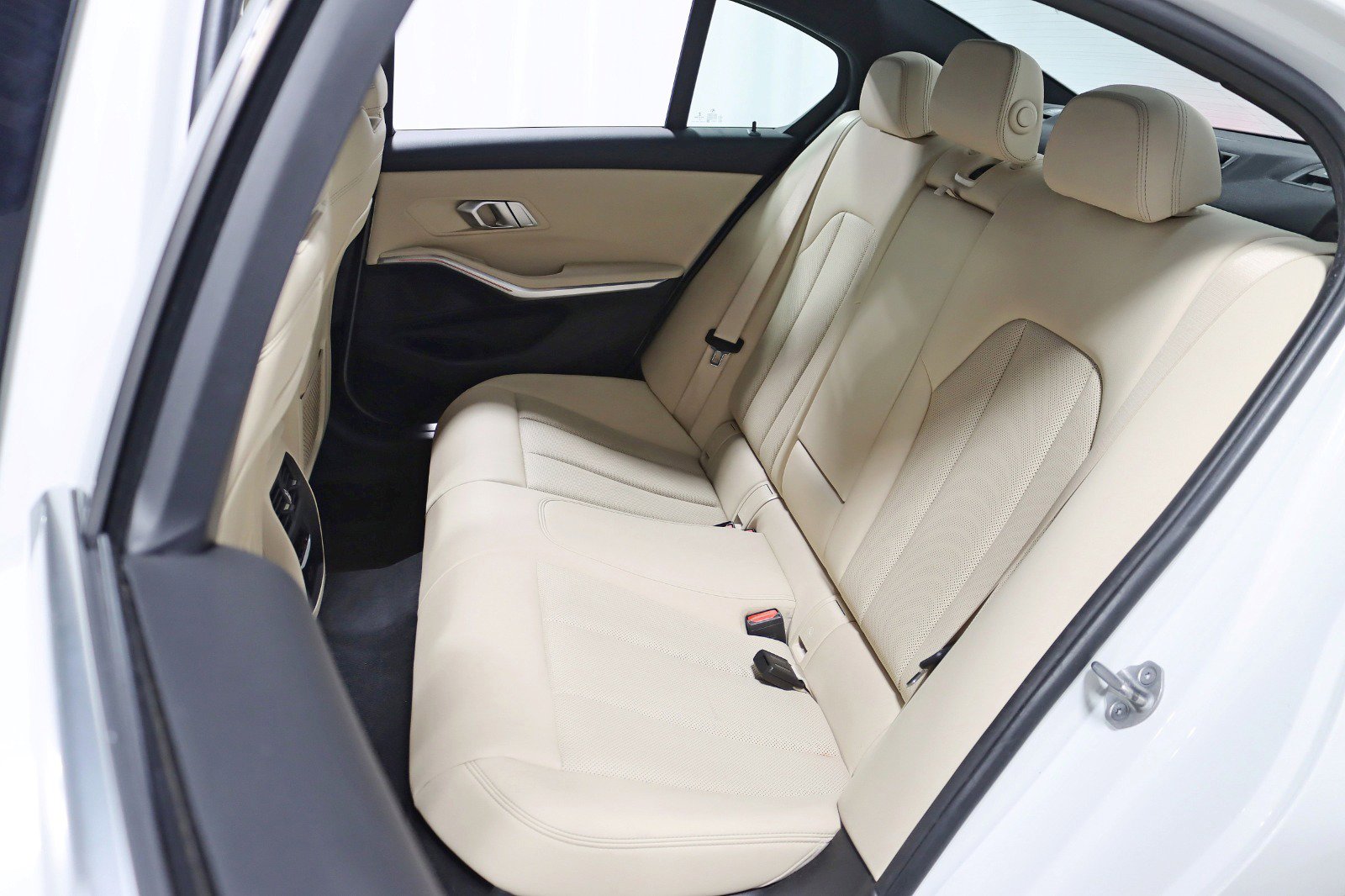 Used 2022 BMW 330i xDrive Sedan w/ Premium Package image 30