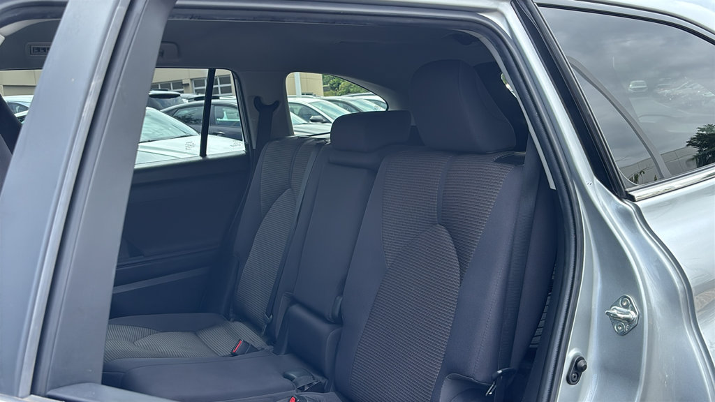 Used 2023 Toyota Highlander L FWD image 26