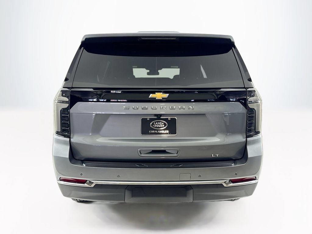 Used 2025 Chevrolet Suburban LT w/ Comfort Package RWD image 4