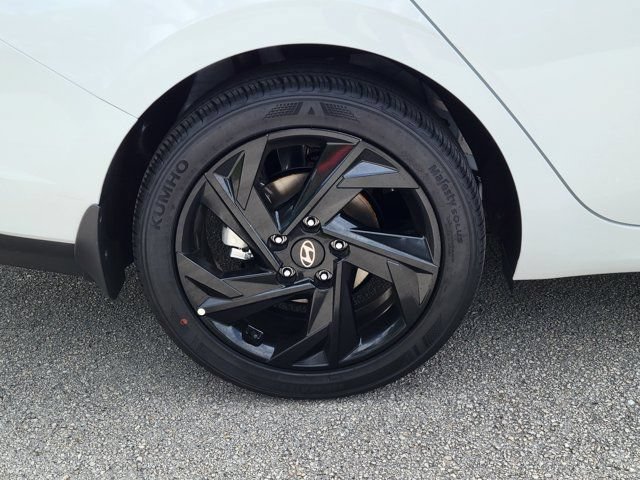 New 2026 Hyundai Elantra SEL Sport FWD image 5