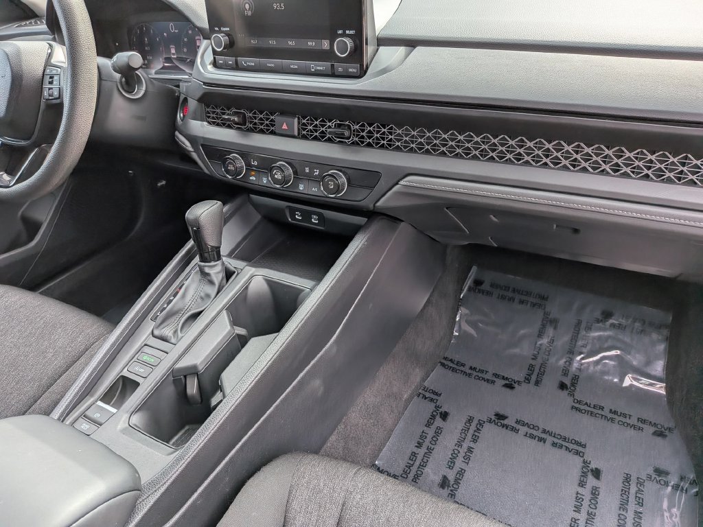 Used 2025 Honda Accord LX image 32