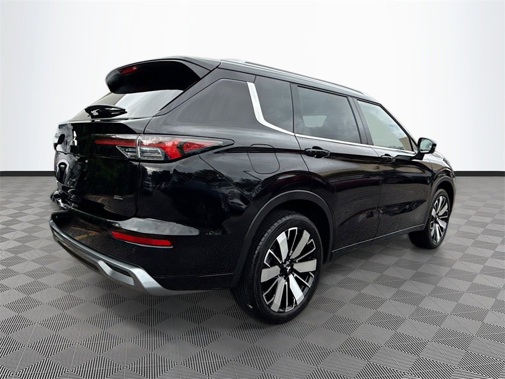 New 2025 Mitsubishi Outlander SEL image 5
