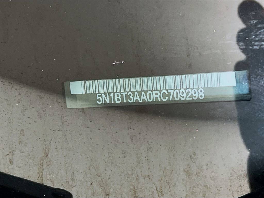 Used 2024 Nissan Rogue S image 26