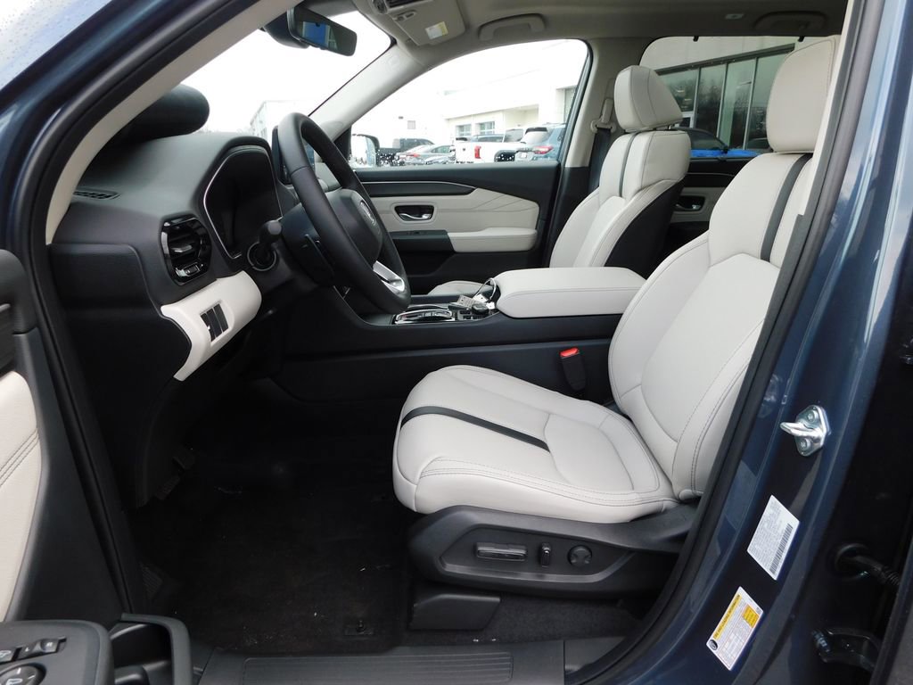 New 2026 Honda Pilot Touring image 13