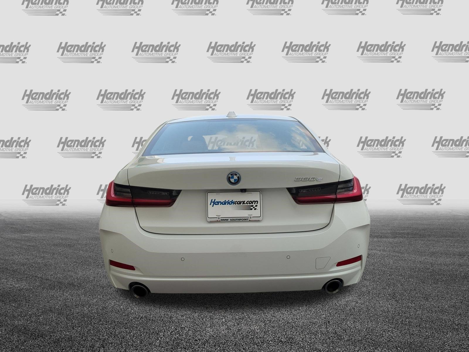 Used 2024 BMW 330e w/ Convenience Package RWD image 9