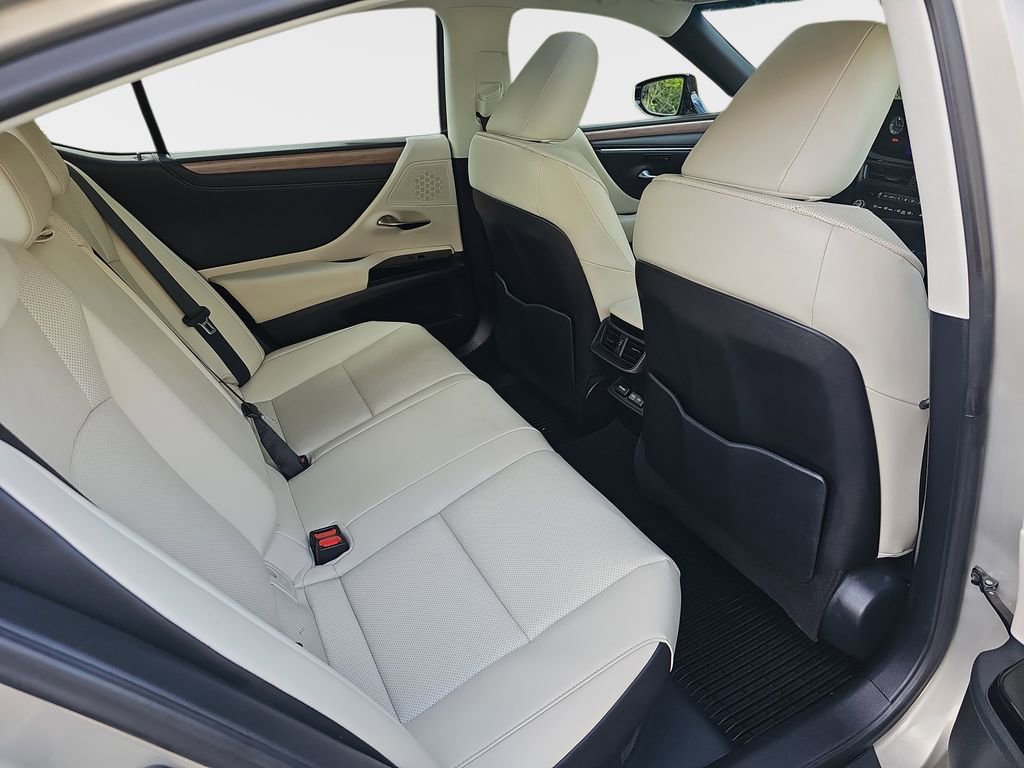 Certified 2023 Lexus ES 300h w/ Premium Package FWD image 14
