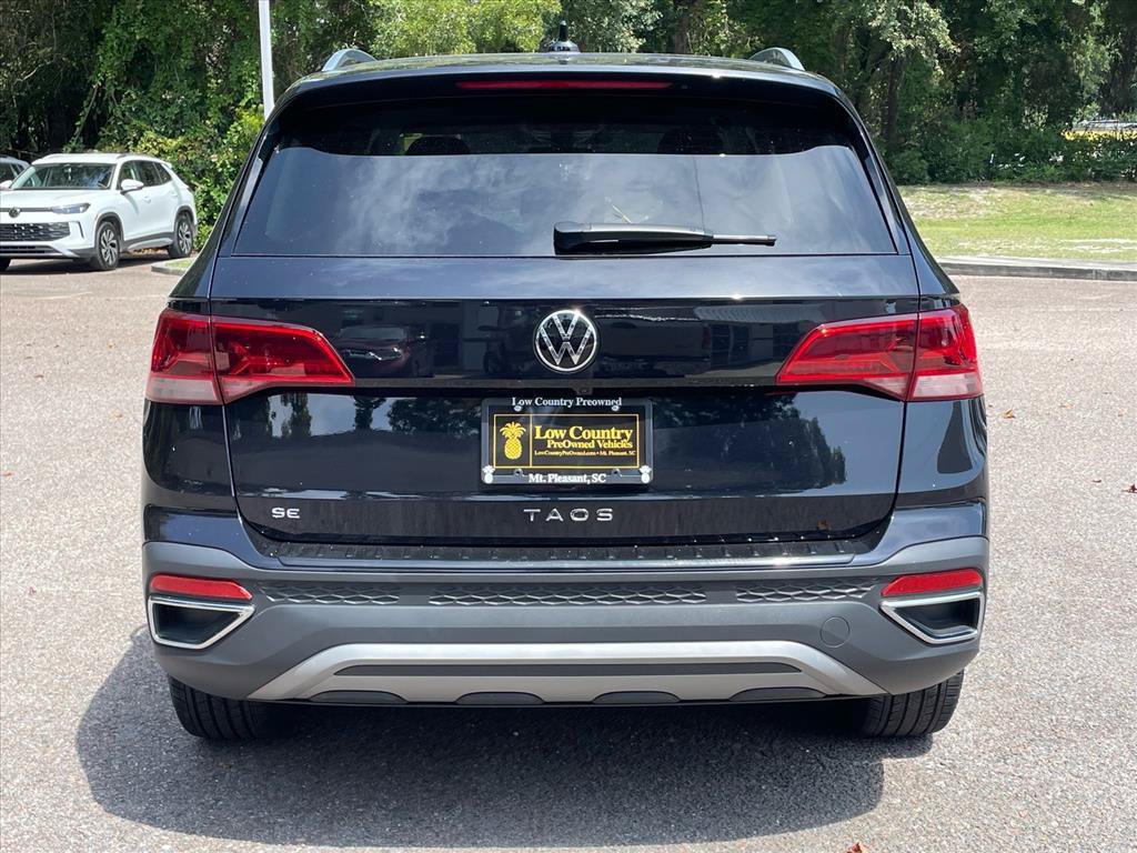 Used 2024 Volkswagen Taos SE w/ Panoramic Sunroof Package FWD image 26