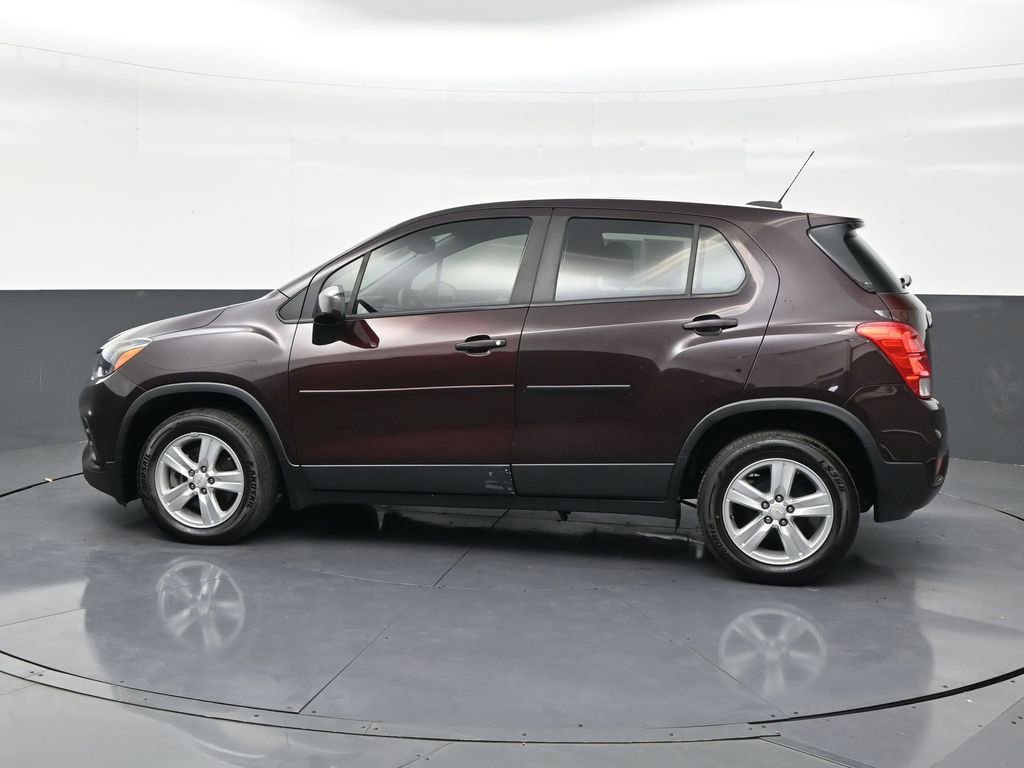 Used 2021 Chevrolet Trax LS image 2