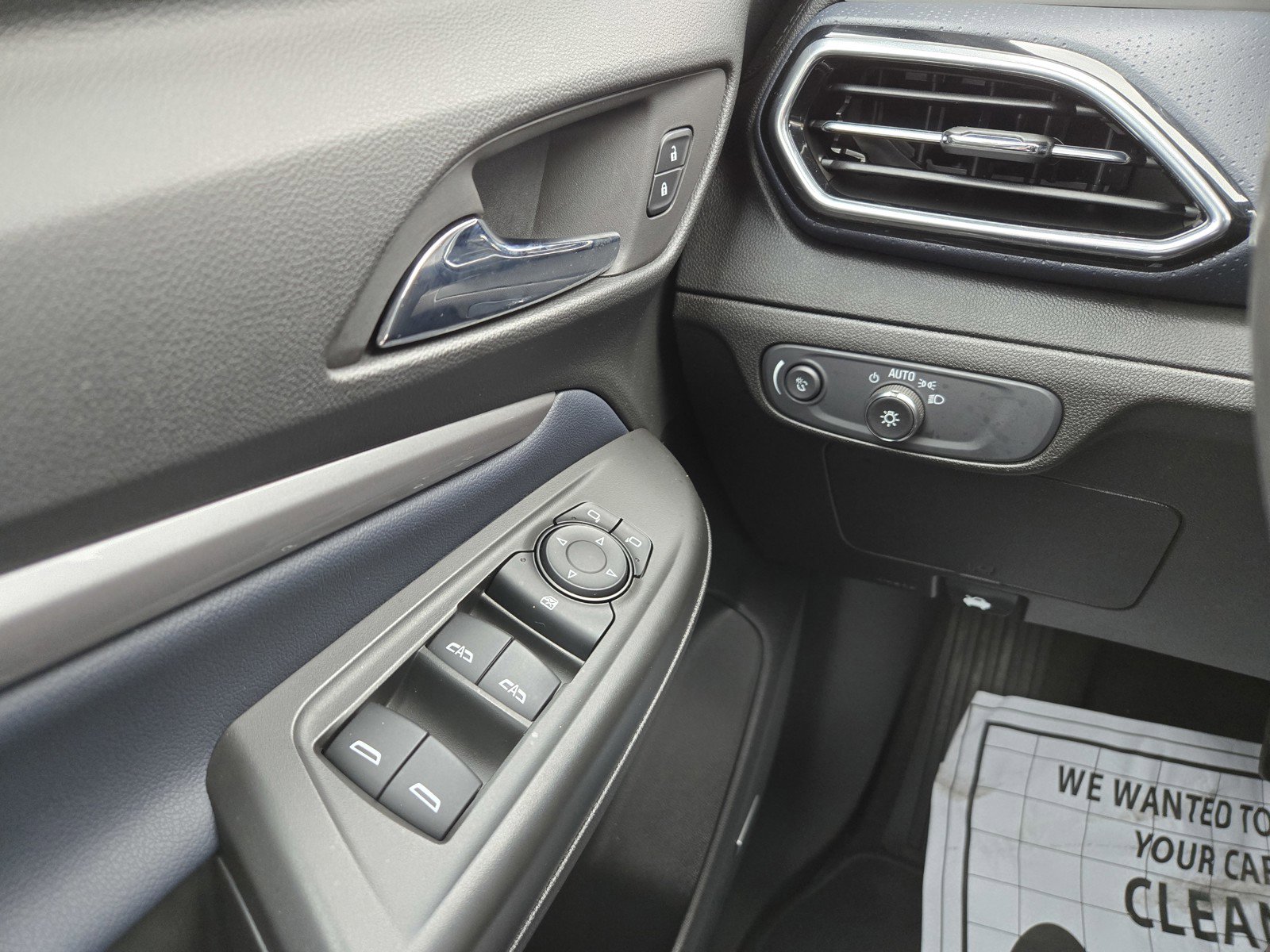 Used 2022 Chevrolet Bolt EUV Premier w/ Sun & Sound Package image 24