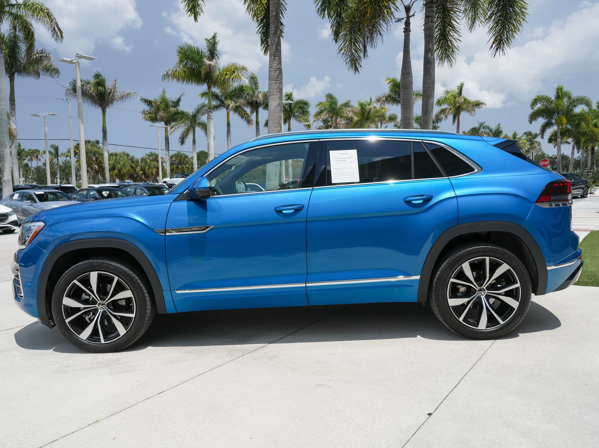 Used 2025 Volkswagen Atlas Cross Sport SEL Premium R-Line AWD/4WD image 25