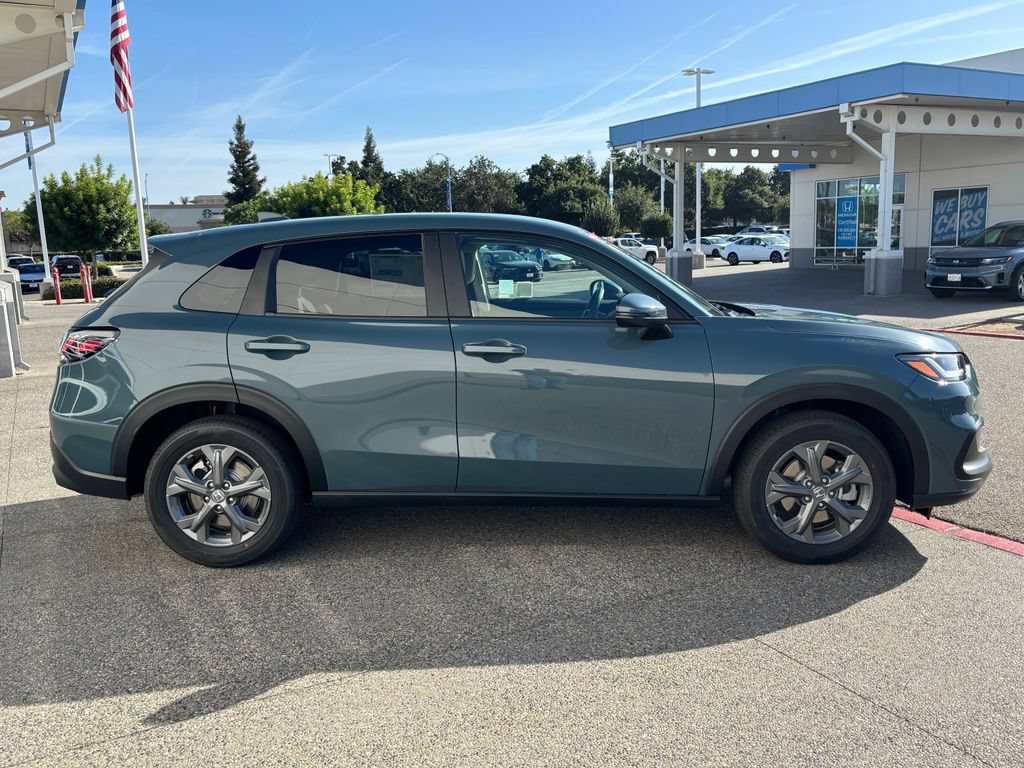New 2027 Honda HR-V LX image 4