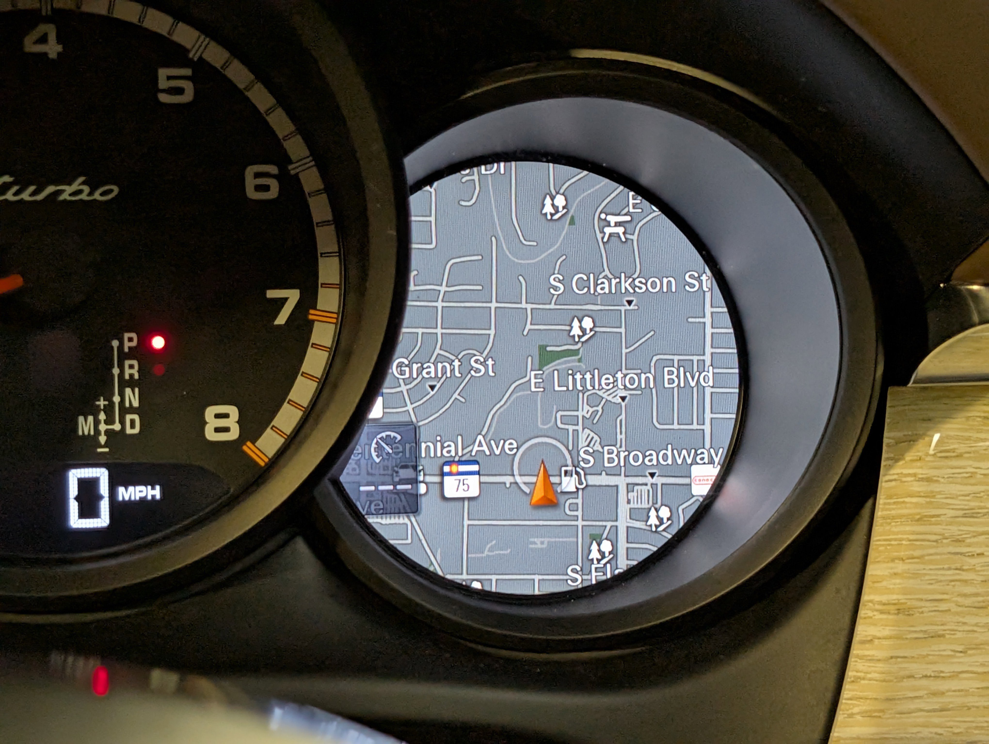 Used 2017 Porsche Macan Turbo image 32