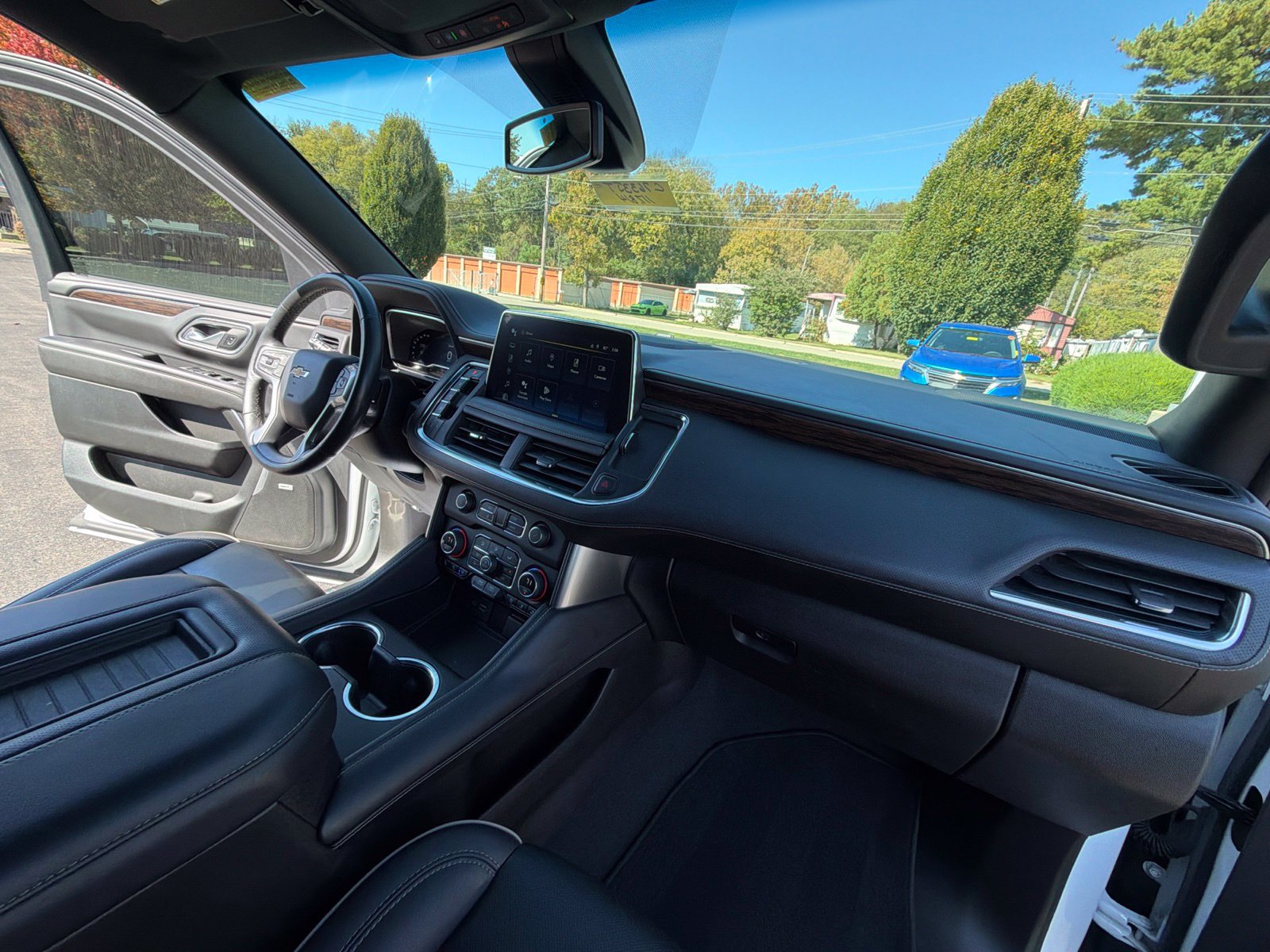 Used 2022 Chevrolet Suburban Premier AWD/4WD image 30