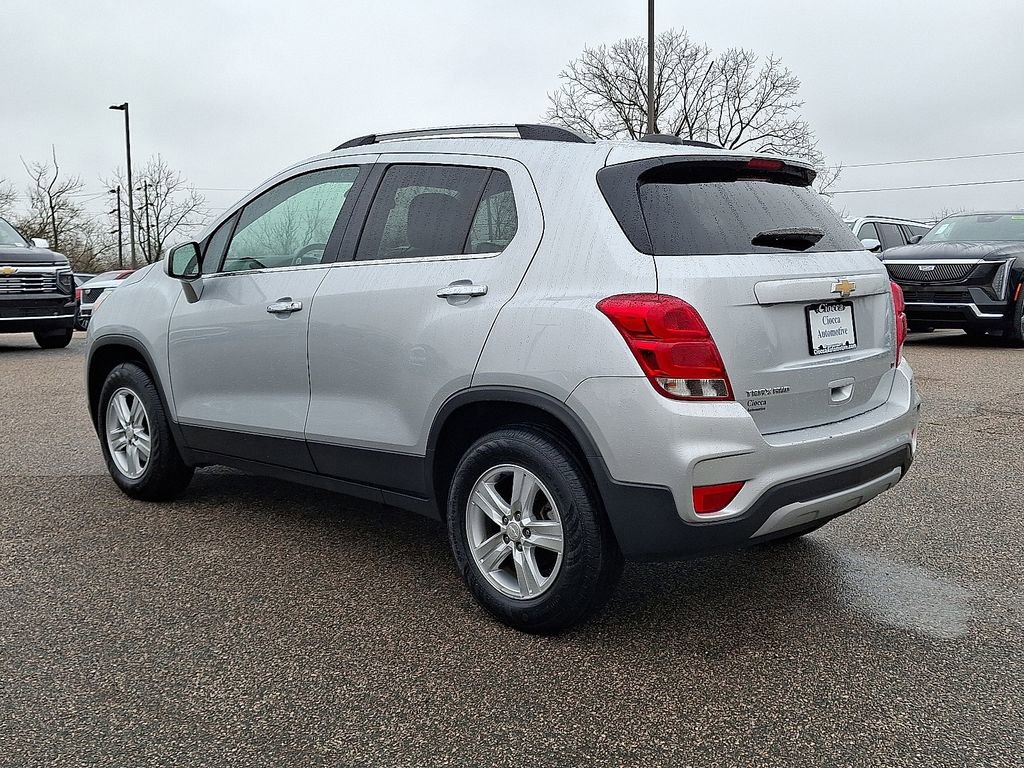 Used 2020 Chevrolet Trax LT w/ LT Convenience Package image 7