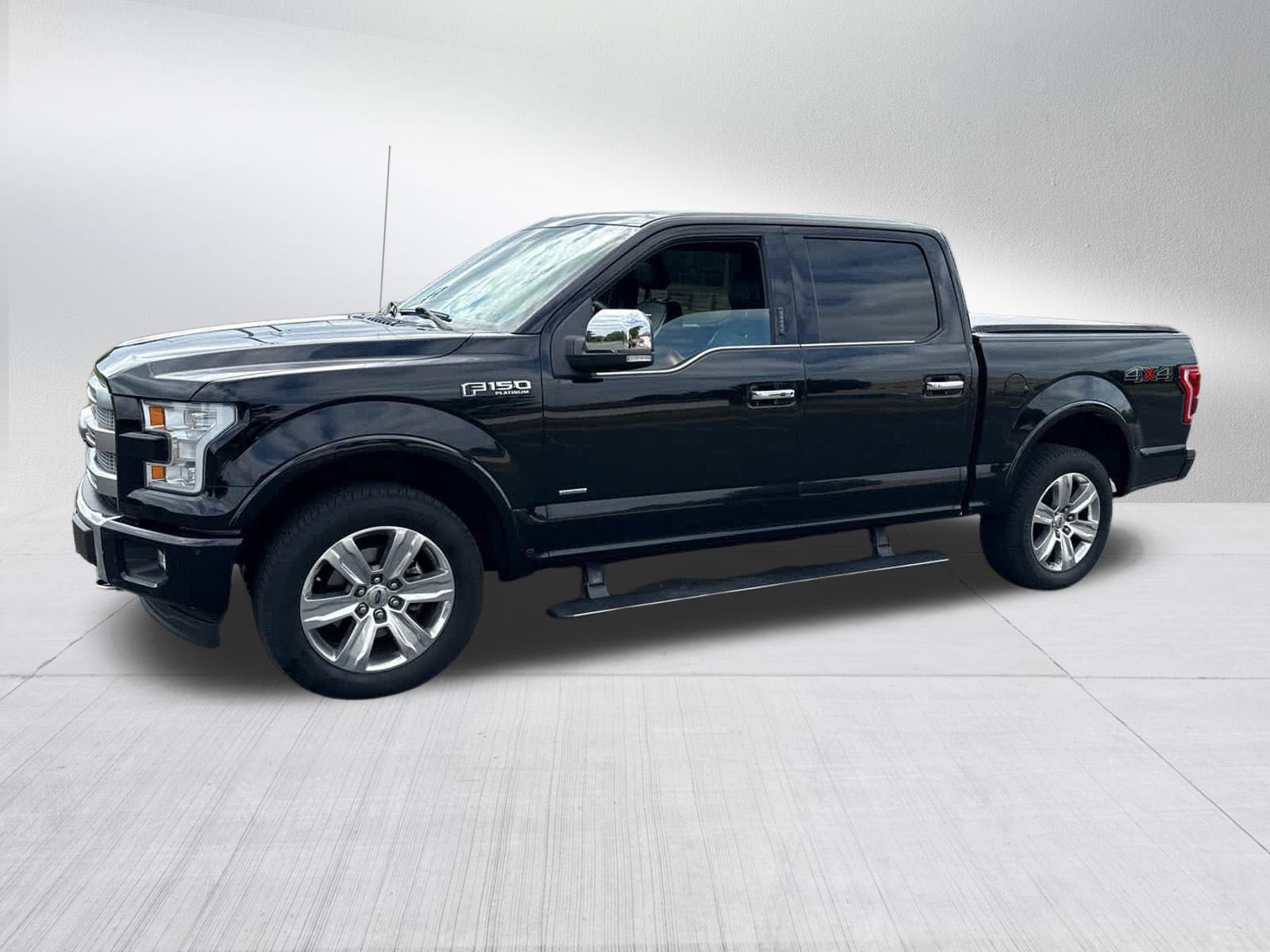 Used 2017 Ford F150 Platinum w/ Equipment Group 701A Luxury AWD/4WD image 5