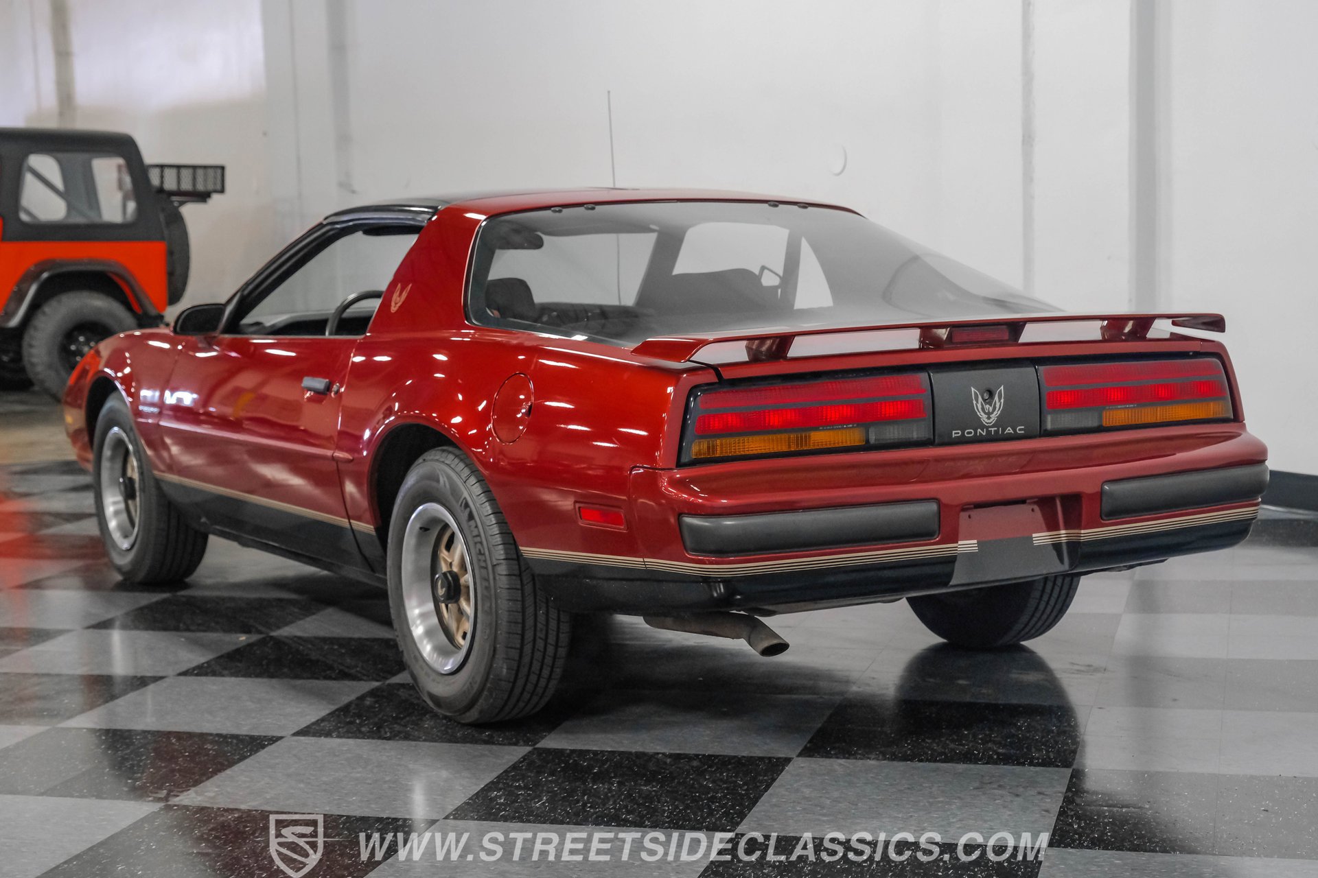 Used 1987 Pontiac Firebird Coupe image 9