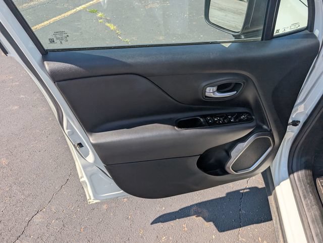 Used 2023 Jeep Renegade Latitude w/ Premium Group AWD/4WD image 14