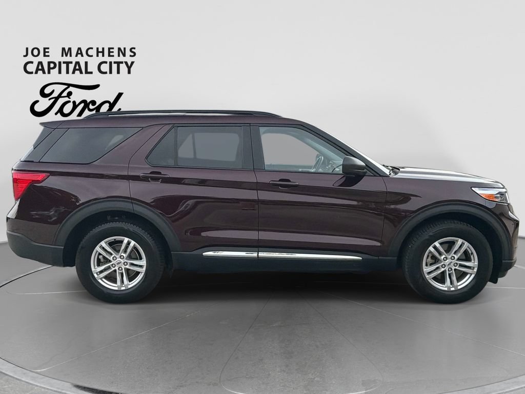 Used 2023 Ford Explorer XLT w/ Equipment Group 202A AWD/4WD image 3