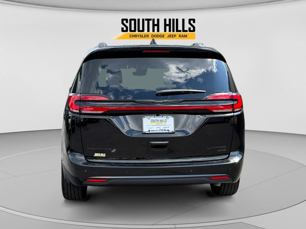 New 2026 Chrysler Pacifica Limited w/ S Appearance Package AWD/4WD image 4