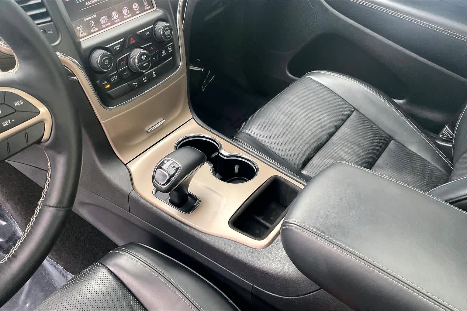 Used 2015 Jeep Grand Cherokee Overland RWD image 17